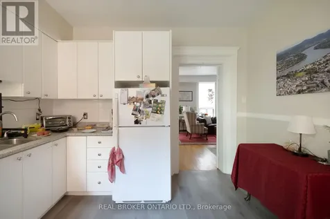 33 Atlas Avenue Toronto (humewood-cedarvale) ON M6C 3N8
