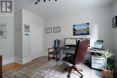 33 Atlas Avenue Toronto (humewood-cedarvale) ON M6C 3N8