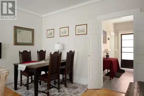 33 Atlas Avenue Toronto (humewood-cedarvale) ON M6C 3N8