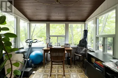 33 Atlas Avenue Toronto (humewood-cedarvale) ON M6C 3N8