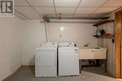 33 Atlas Avenue Toronto (humewood-cedarvale) ON M6C 3N8