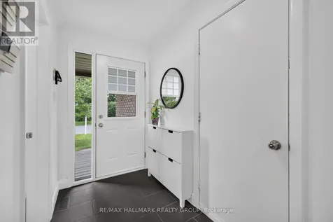 1797 Bromont Way Ottawa ON K1C 5J7
