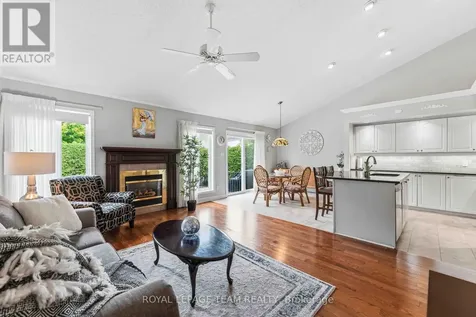 38 Settler's Ridge Way Ottawa ON K2J 4V2