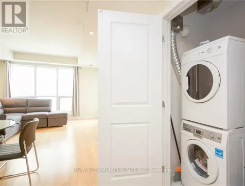 242 Rideau Street Ottawa ON K1N 0B7