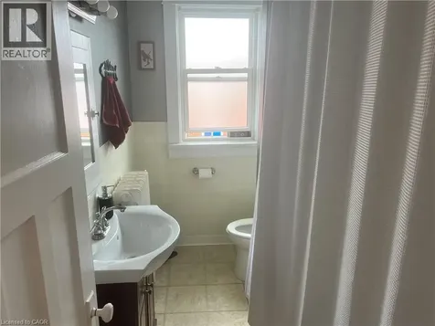 745 King Street East Kitchener ON N2G 2M4