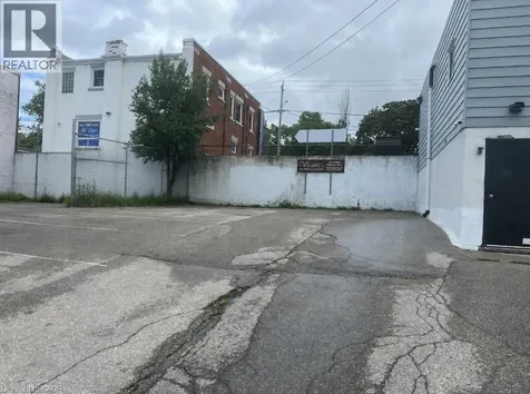 745 King Street East Kitchener ON N2G 2M4