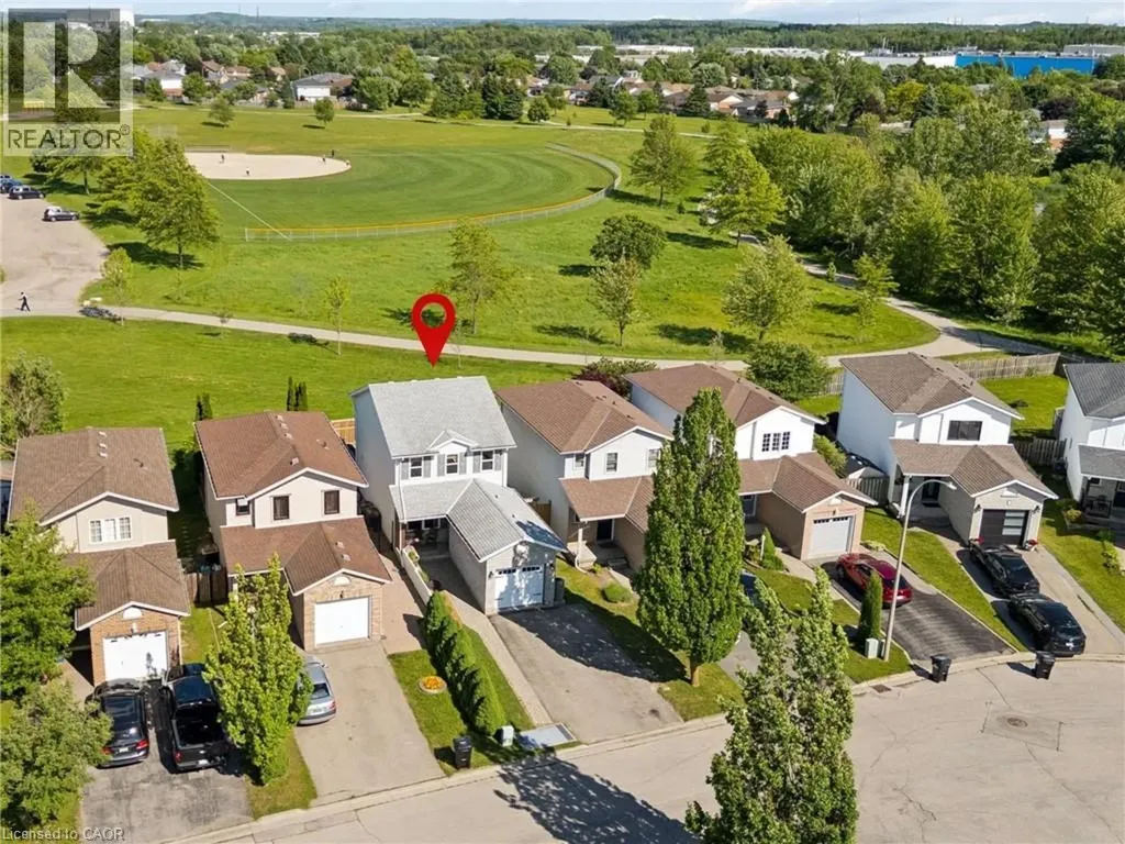 16 White Sands Court Kitchener ON N2E 3S4