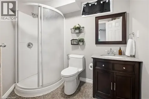 16 White Sands Court Kitchener ON N2E 3S4