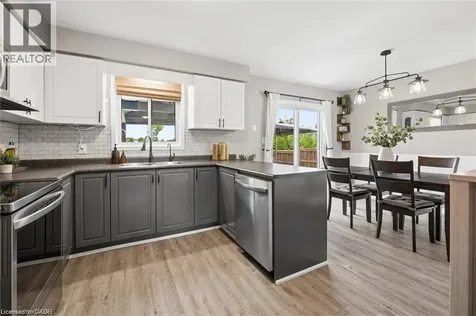 16 White Sands Court Kitchener ON N2E 3S4