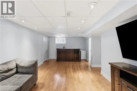 160 East 36th Street Hamilton ON L8V 3Z4