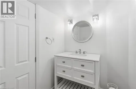 160 East 36th Street Hamilton ON L8V 3Z4