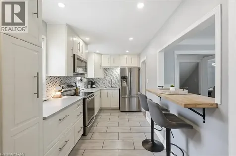 160 East 36th Street Hamilton ON L8V 3Z4