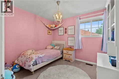 38 Killins Street Smithville ON L0R 2A0