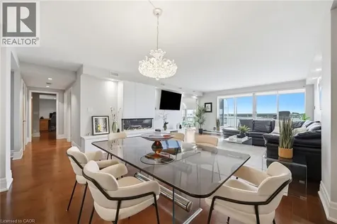 460 Queens Quay Way Toronto ON M5V 2Y5
