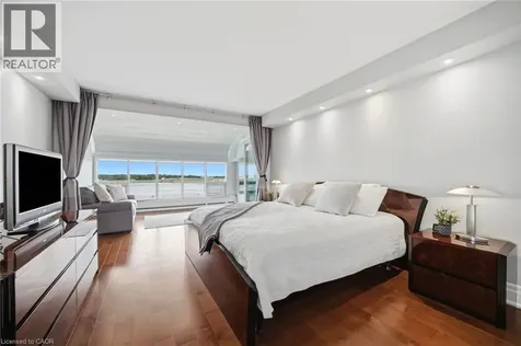 460 Queens Quay Way Toronto ON M5V 2Y5