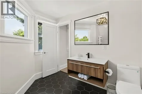 104 Gibson Street Grimsby ON L3M 1G9