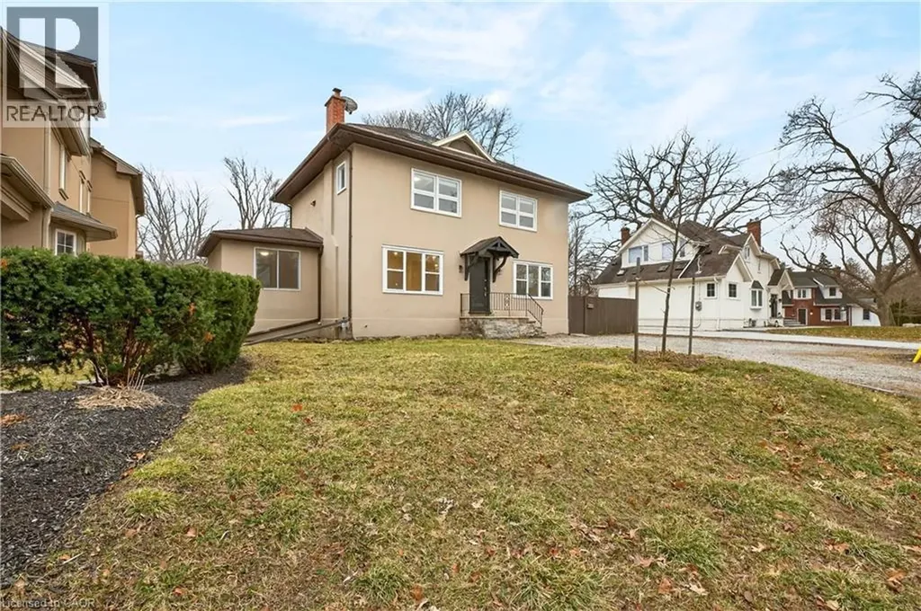 1012 North Shore Boulevard East Burlington ON L7T 1X7