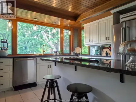 615 Lacroix Street Chatham ON N7M 5X7