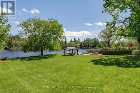 5567 South Island Park Drive Ottawa ON K4M 1J2