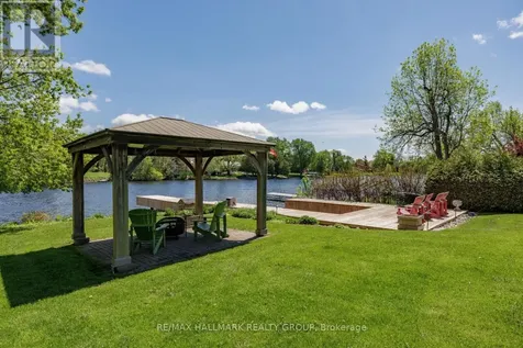 5567 South Island Park Drive Ottawa ON K4M 1J2