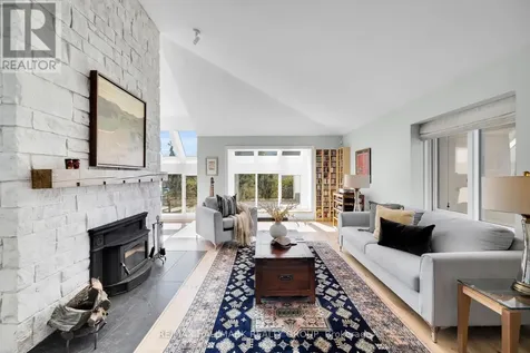 5567 South Island Park Drive Ottawa ON K4M 1J2