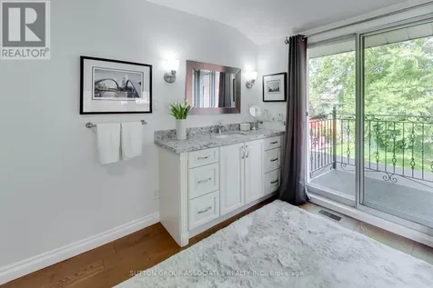 323 Lauder Avenue Toronto (oakwood Village) ON M6E 3H7