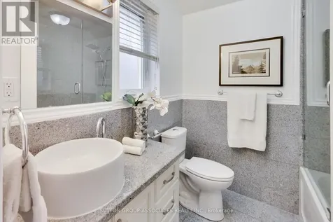 323 Lauder Avenue Toronto (oakwood Village) ON M6E 3H7