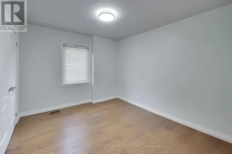 323 Lauder Avenue Toronto (oakwood Village) ON M6E 3H7