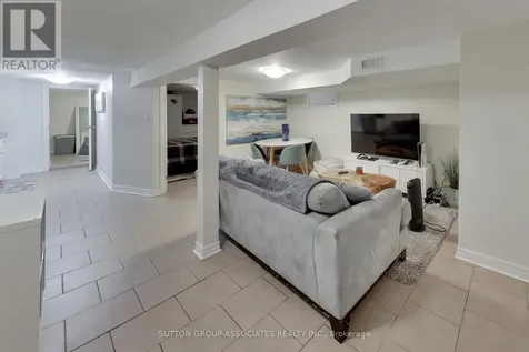 323 Lauder Avenue Toronto (oakwood Village) ON M6E 3H7