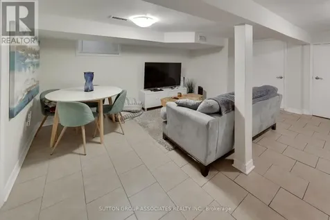 323 Lauder Avenue Toronto (oakwood Village) ON M6E 3H7