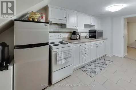323 Lauder Avenue Toronto (oakwood Village) ON M6E 3H7