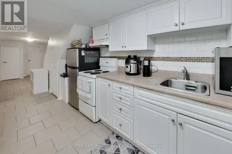 323 Lauder Avenue Toronto (oakwood Village) ON M6E 3H7