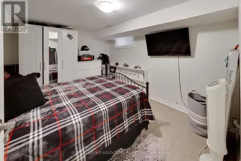 323 Lauder Avenue Toronto (oakwood Village) ON M6E 3H7