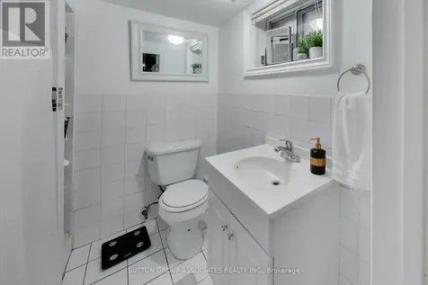 323 Lauder Avenue Toronto (oakwood Village) ON M6E 3H7