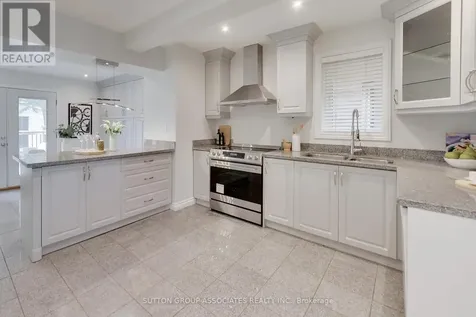 323 Lauder Avenue Toronto (oakwood Village) ON M6E 3H7