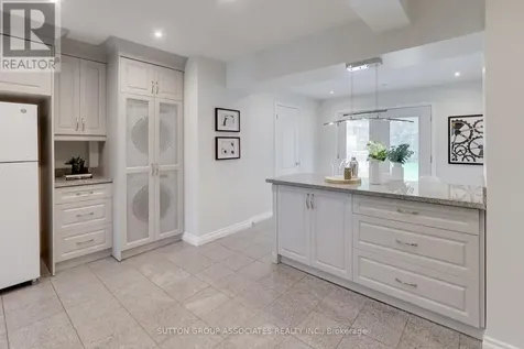 323 Lauder Avenue Toronto (oakwood Village) ON M6E 3H7