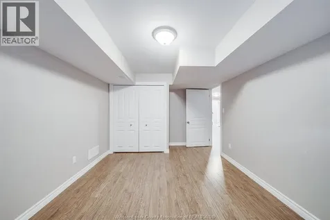 11916 Boulder Crescent Windsor ON N8P 1Z6