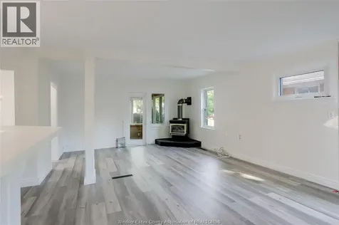 1054 Glidden Windsor ON N8S 2P1