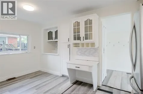 1054 Glidden Windsor ON N8S 2P1