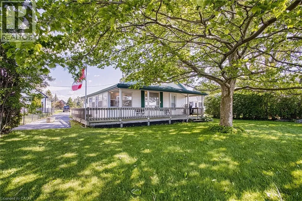15 Horseshoe Bay Road Dunnville ON N1A 2W8