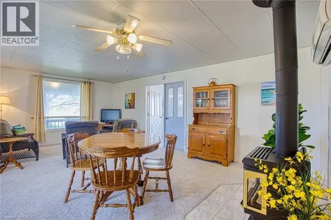 15 Horseshoe Bay Road Dunnville ON N1A 2W8