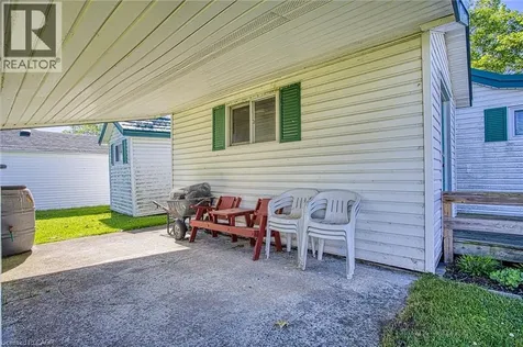 15 Horseshoe Bay Road Dunnville ON N1A 2W8