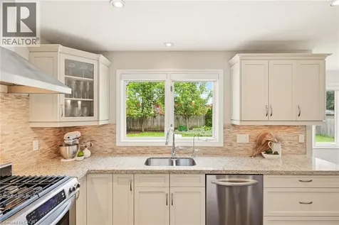 391 Timlock Place Waterloo ON N2K 3J1