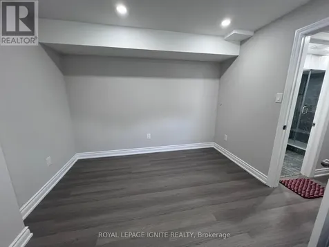 2449 Hibiscus Drive Pickering ON L1X 0H1