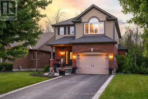37 Chamberlain Crescent Collingwood ON L9Y 0C9