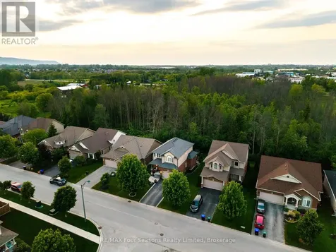 37 Chamberlain Crescent Collingwood ON L9Y 0C9