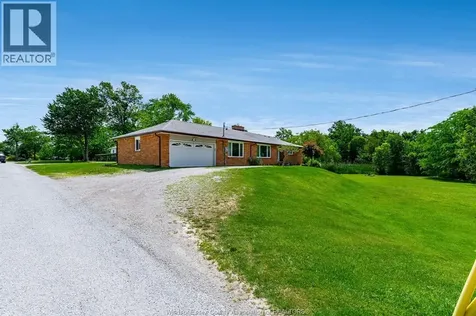 1235 Gesto Sideroad Essex ON N8M 2X6