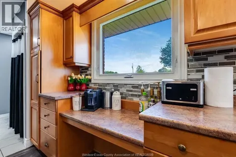 1235 Gesto Sideroad Essex ON N8M 2X6