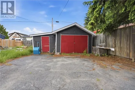 194 Dell Street Sudbury ON P3C 2Y3