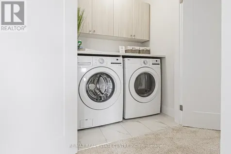 546 Benninger Drive Kitchener ON N2E 0C9